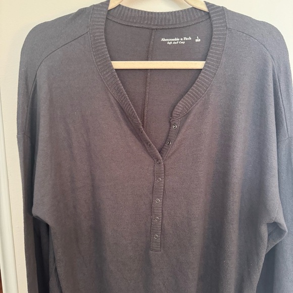 ABERCROMBIE charcoal soft AF cozy long sleeve Henley - Picture 2 of 4